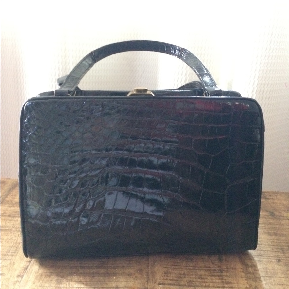 Black vintage 1950s Bellestone handbag